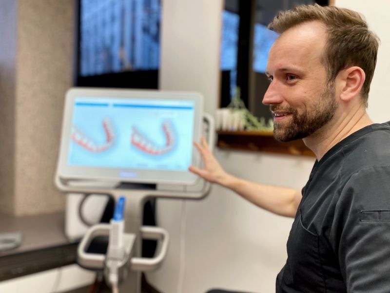 Which Clear Aligner Brand Is Right For Me? Explore your Options!